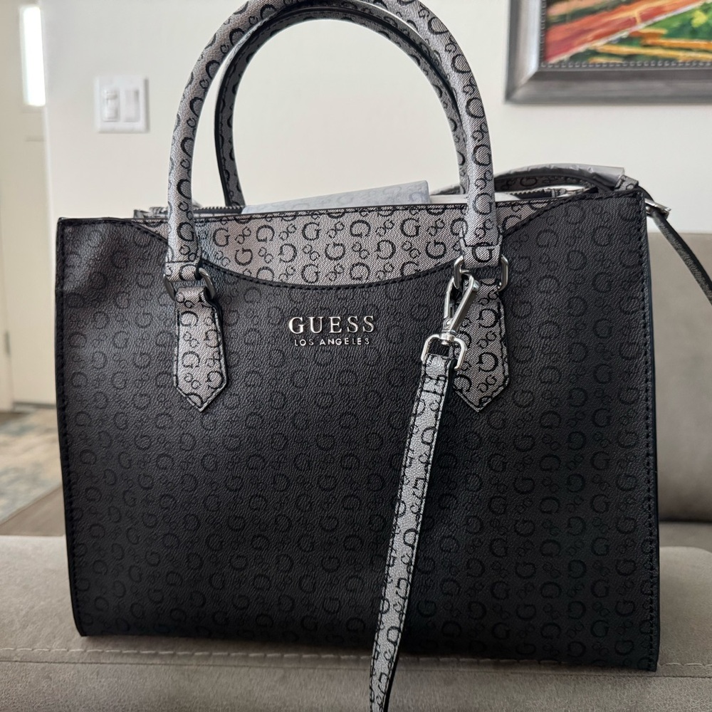 Guess BRAND NEW